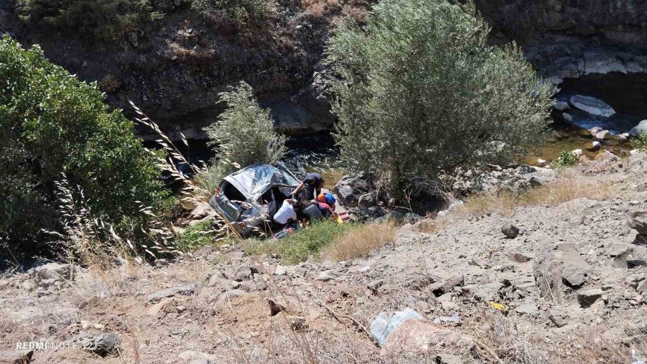 Dere yatağına yuvarlandı, hayatını kaybetti