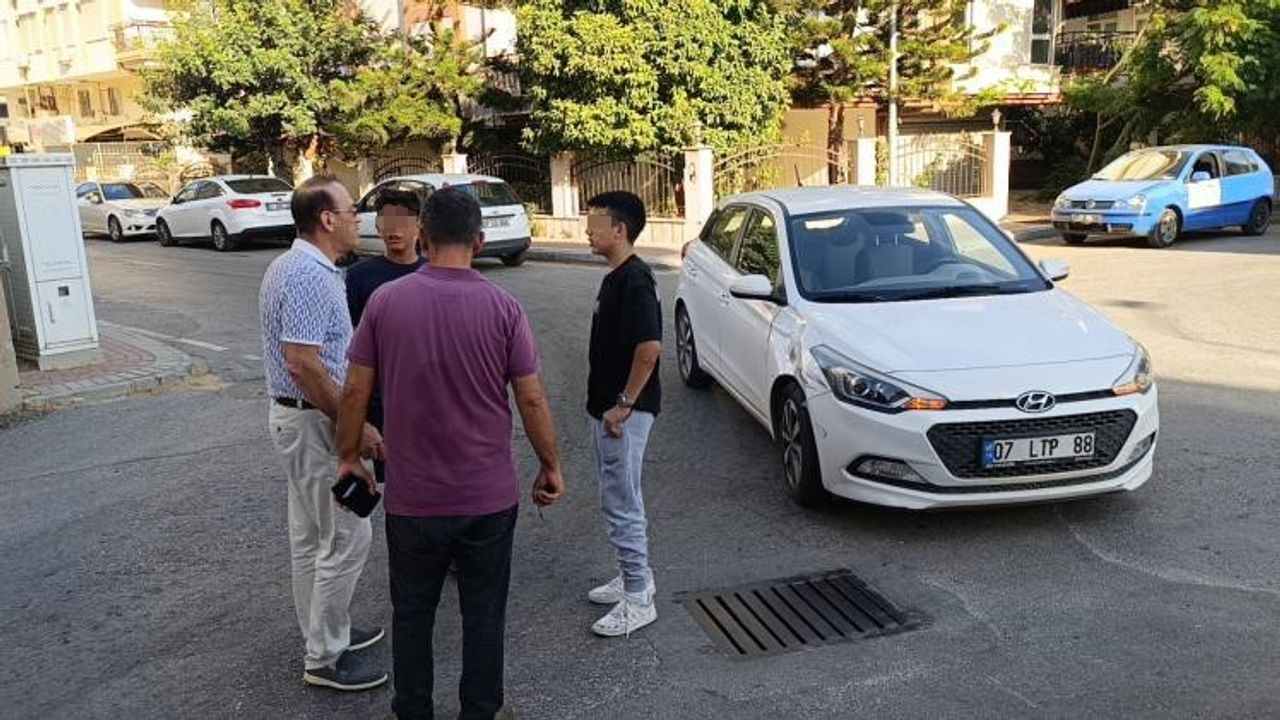 Kaza yapan ehliyetsiz çocuklar, polisten kaçtı