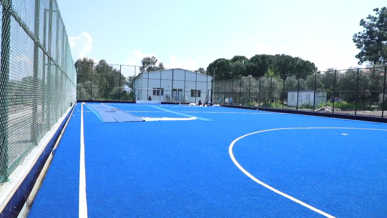 Muğla Büyükşehir Belediyesi, Yatağan Bozüyük’e çim hokeyi sahası kazandırdı