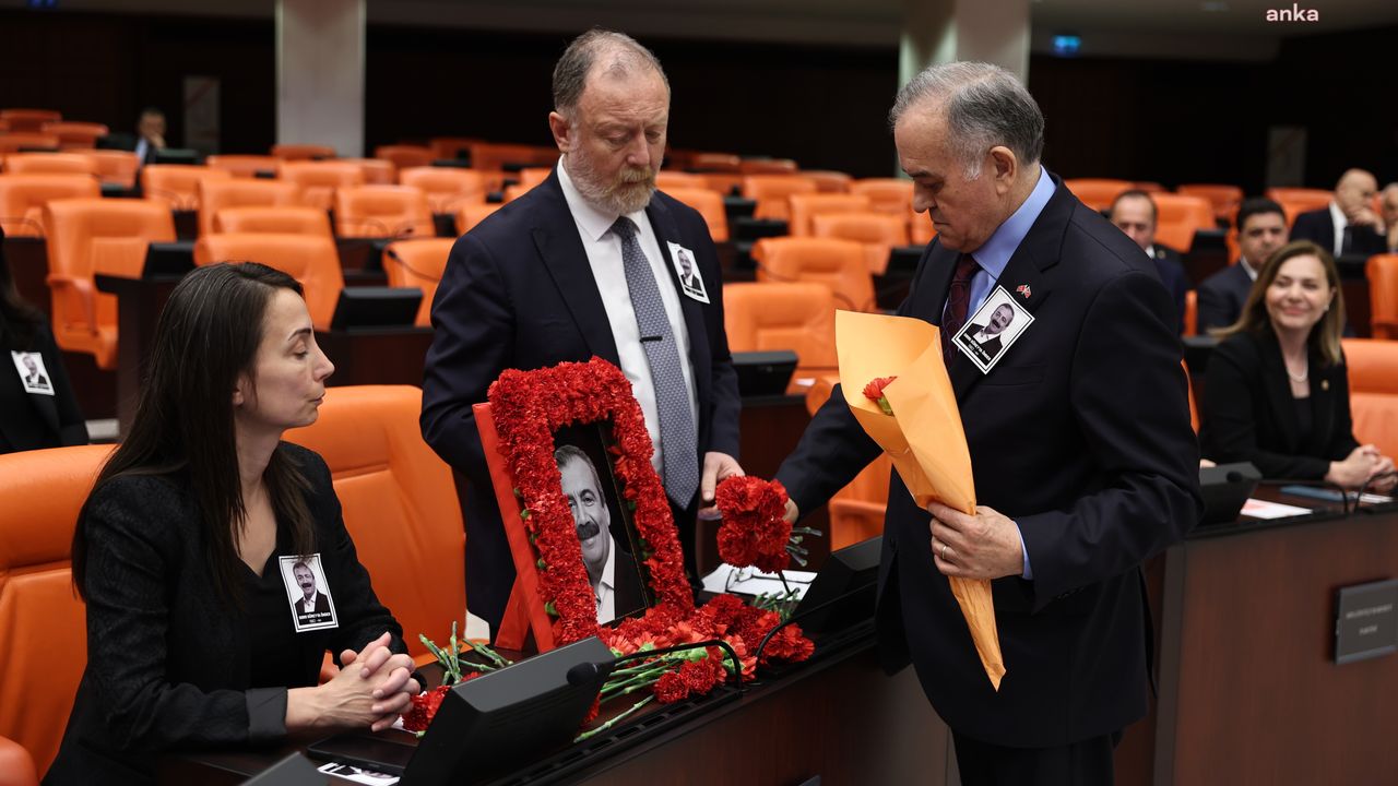 Sırrı Süreyya Önder TBMM Genel Kurulu'nda anıldı... Gülistan Kılıç Koçyiğit: "Yarım bıraktığı barış türküsünü tamamlamak bizim on sözümüzdür"
