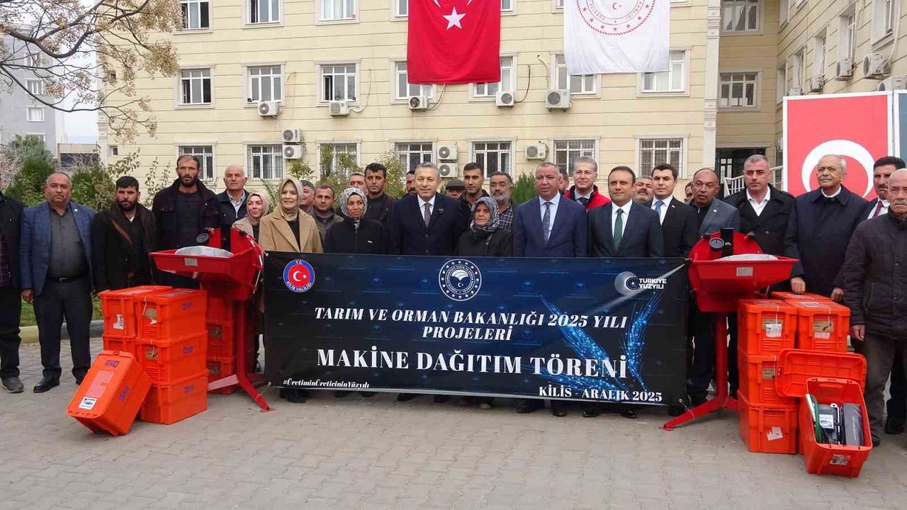 Kilis'te üreticilere hibe destekli tarım ve hayvancılık ekipmanları dağıtıldı