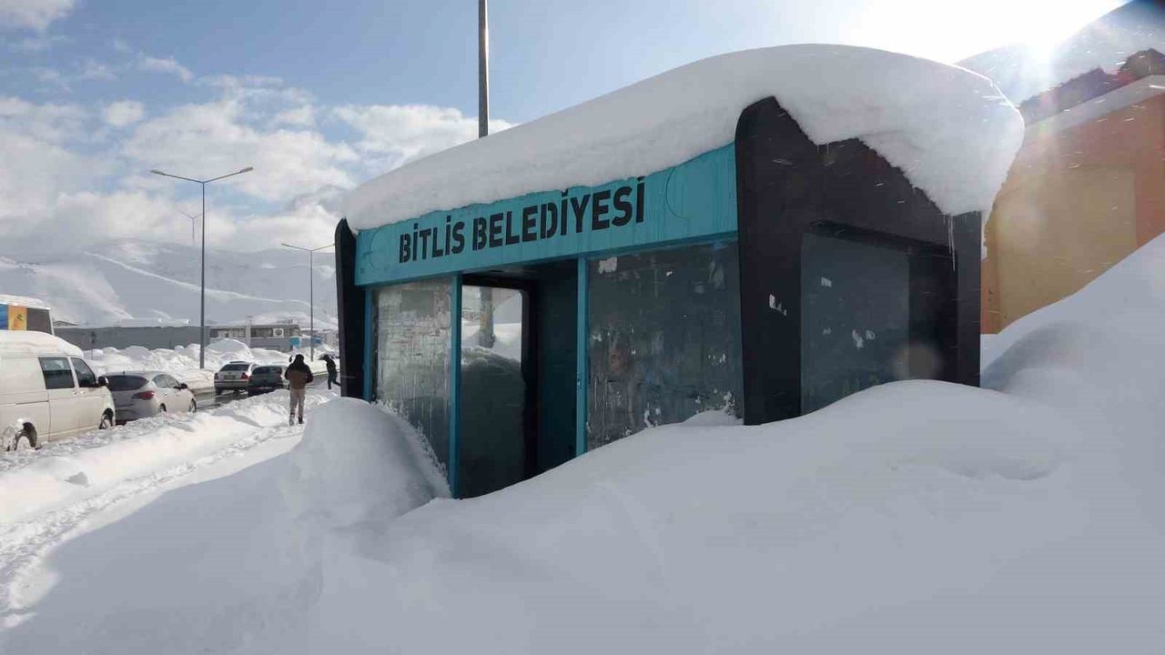 Bitlis'te 76 köy yolu ulaşıma kapalı