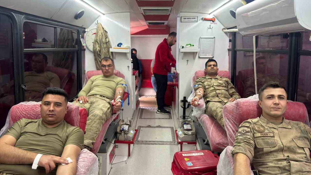Kilis'te jandarmadan Kızılay'ın kan bağışı kampanyasına destek