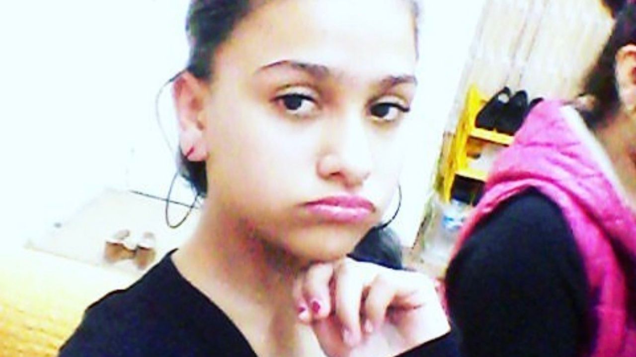 İzmir'de dere yatağına devrilen otomobilde ölen iki kardeşin cenazeleri teslim alındı