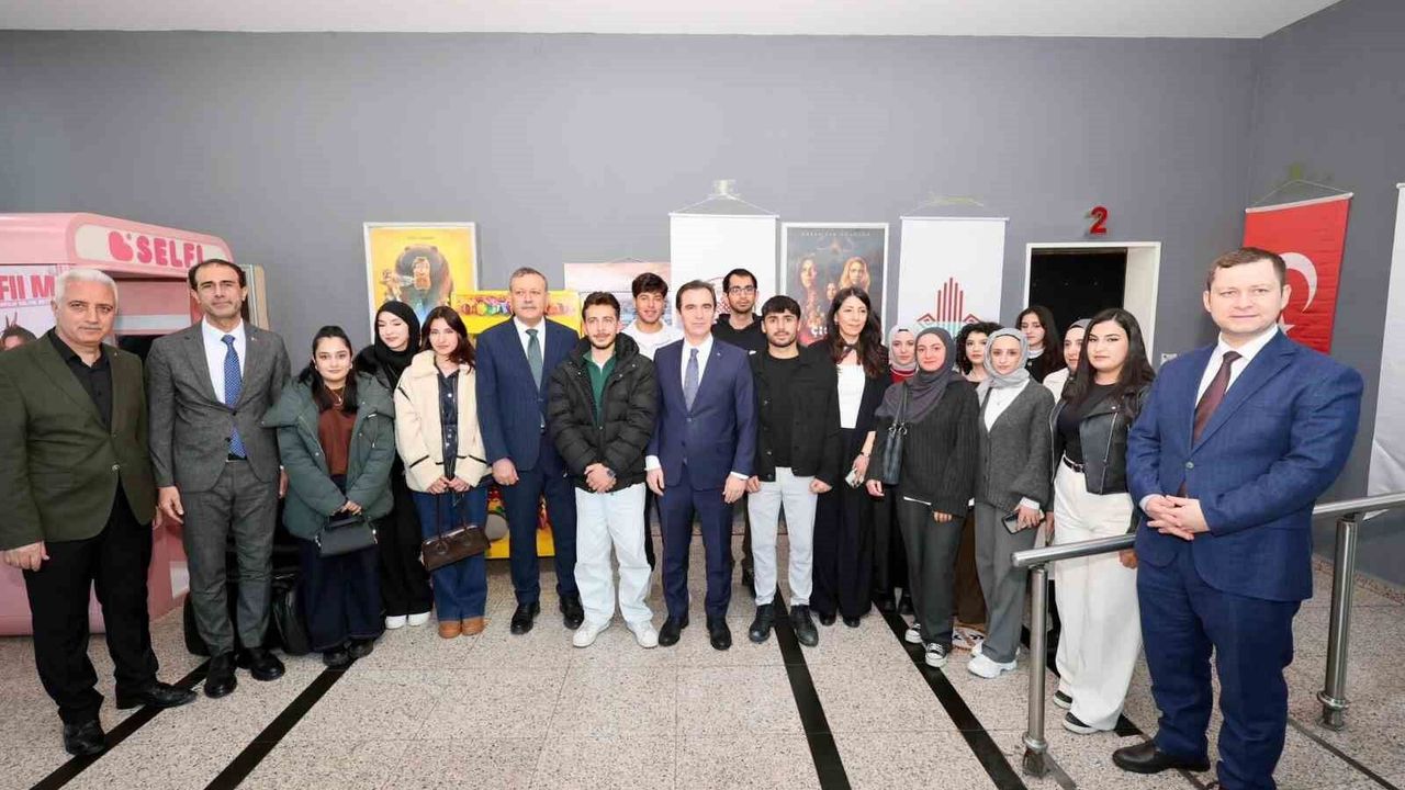 Bitlis'te 'Hind Rajab'ın Sesi' filminin özel gösterimi yapıldı