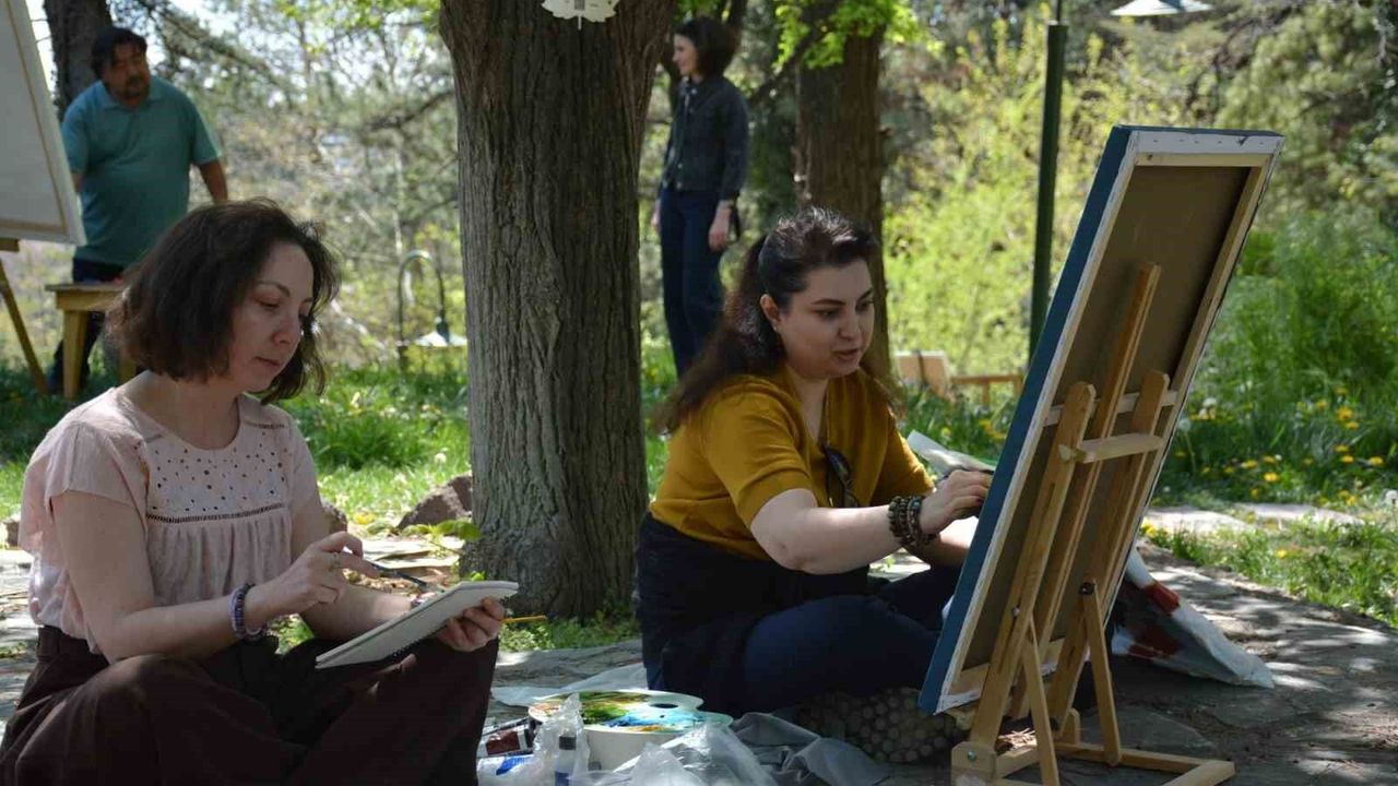 Anadolu Üniversitesi Japon Bahçesinde 'Açık Hava Resim Çalıştayı'
