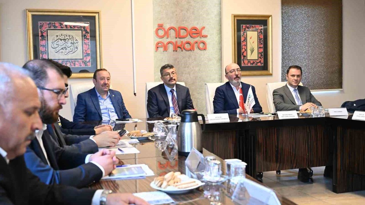 'Sosyal Medya Kıskacında Aile Çalıştayı' Ankara'da düzenlendi