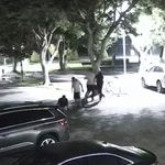 Mersin'de site müdürü darbedildi, saldırı kameraya yansıdı