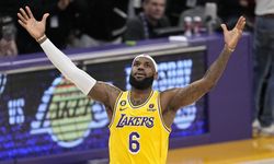 LeBron James'ten 2 yıllık imza