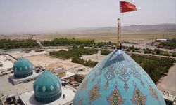 İran’da Cemkeran Camii’nin kubbesine “intikam bayrağı” çekildi