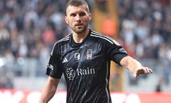 Beşiktaş, 2 futbolcusunu feshetti