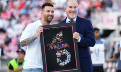 Lionel Messi'ye 45 kupa için hediye