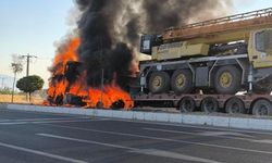 Alev topuna dönen tır, kullanılamaz hale geldi