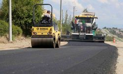 Caddelerde yol yapım ve yenileme çalışması sürüyor