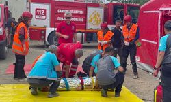 Gönüllü UMKE personelleri, görev için hazır bekliyor