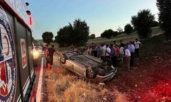 Kontrolden çıkan araç tarlaya uçtu: 3 yaralı