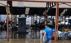 Sağanağın etkili olduğu kentte su baskınları yaşandı