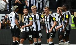 Newcastle United 10 kişi kazanmayı bildi