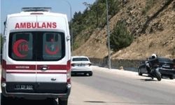 Aydınlatma direğine çarpan sürücü yaralandı