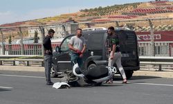 Bariyerlere çarpan motosiklet sürücüsü yaşamını yitirdi