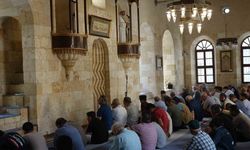 Deprem sonrası kapatılan camii yeniden hizmette