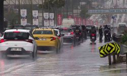 İstanbul’da yollar göle döndü