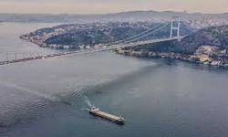 İstanbul Boğazı'nda trafik durdu!