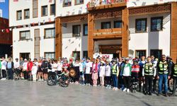 Cumhuriyet için 101 kilometre pedal çevrildi