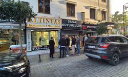 Kuyumcu soygununda 2 kilo altın çalındı