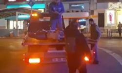 Ticari taksi ile motosiklet çarpıştı: 2 yaralı