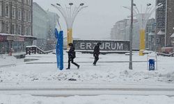 Erzurum’da kesintisiz kar yağışı devam ediyor!