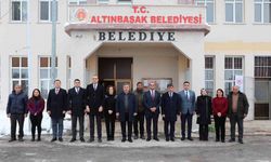 Erzincan Valisi Aydoğdu, Altınbaşak Beldesini ziyaret etti