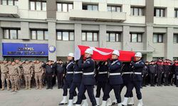 Kazaya yardım etmek isteyen şehit polise veda edildi