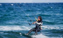 Kiteboarding tutkusu ayazma plajı’nda can buluyor