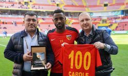 Lionel Carole, 100. maçına çıktı