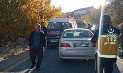 Minibüs ile otomobilin karıştığı kazada 2 kişi yaralandı