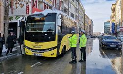 Toplu taşıma araçları polis ekiplerince denetleniyor