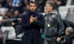 Giovanni van Bronckhorst istifa etti mi?