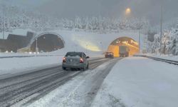 Bolu Dağı Tüneli yağışı nedeniyle trafiğe kapatıldı