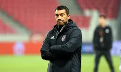 Beşiktaş'ta Van Bronckhorst dönemi bitti