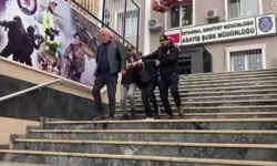 Kuyumcu sahibini darp edip, vitrindeki altınları çaldılar