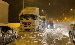 Kars’ta yoğun kar yağışı hayatı olumsuz etkiliyor