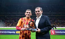 Lucas Torreira'ya Galatasaray'dan 100. maç plaketi