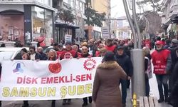 Emekliler asgari ücret ve maaş düşüklüğüne tepki gösterdi