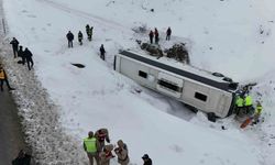 Otobüs kazasında yaralanan sürücü hayatını kaybetti