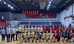 Voleybol şampiyonu Düzce 1907 Spor oldu