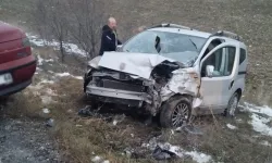 Çorumda trafik kazası: Belediye başkanı ve 6 kişi yaralandı