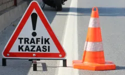 İşçi servisinin tıra çarptığı kaza nedeniyle 22 kişi yaralandı