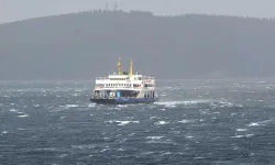 Kuzey Ege’de fırtına nedeniyle deniz ulaşımına ara verildi