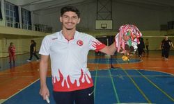 Para Badmintoncu Sedat Tümkaya bronz madalya kazandı